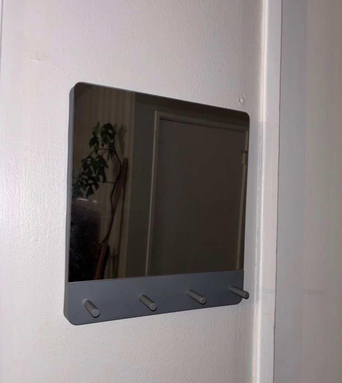 Wall Mirror With Built-In Hooks – Modern Gray