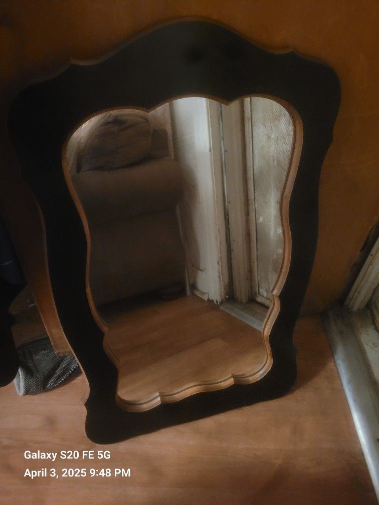 Vintage Mirror Color Black and Brown
