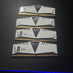 DDR4 RAM Sticks XPG (4)