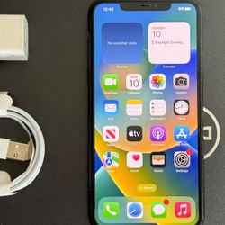 iPhone 11 Pro Max  , Factory Unlocked,  Excellent Condition Like New 