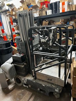 JLG Electric Order Picker / Lift
