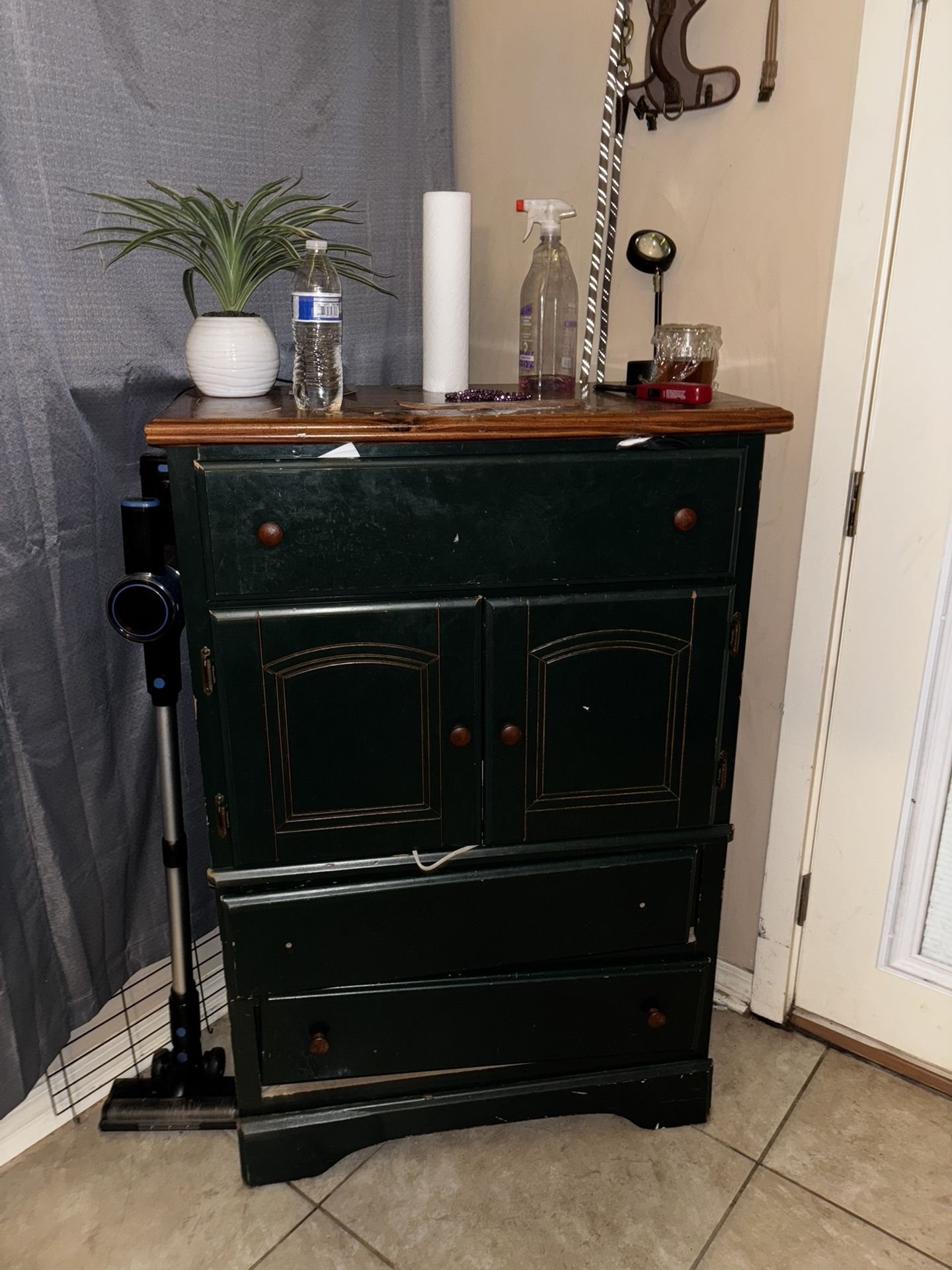 Dresser