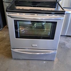 Frigidaire Glass Electric Stove 