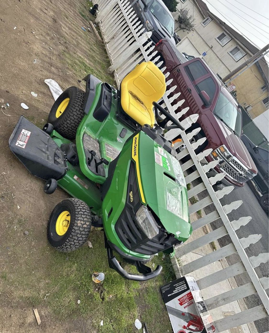 John Deere S160 48 in. 24 HP V-Twin ELS Gas Hydrostatic Riding Lawn Tractor