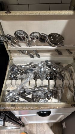Flatware set