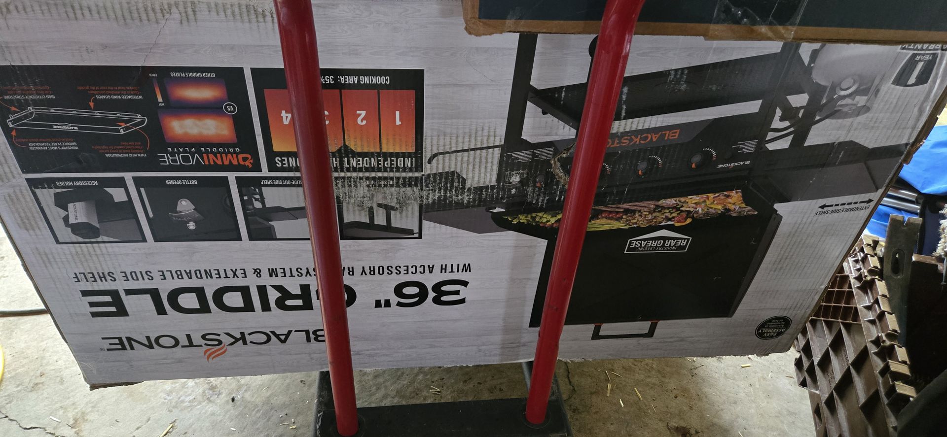 Blackstone 36" 4 burner griddle with extendable side shelves