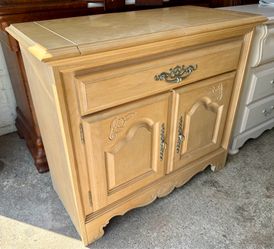 Stanley Solid Oak Wet Bar