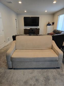 Manufacture; Lifestyle. Model: Houston. Serta coils.
Sleeper/Sofa/Lounger