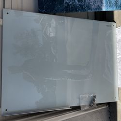 White magnetic glass dry erase board - Excellent condition