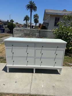 White idanas office dresser