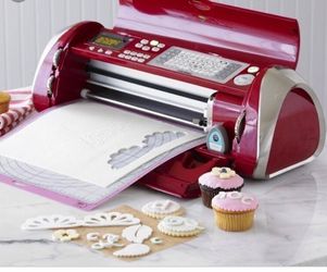 Cricut cake machine with tons of new extra