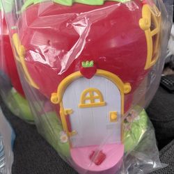 Strawberry Shortcake 2003 Berry Happy Home