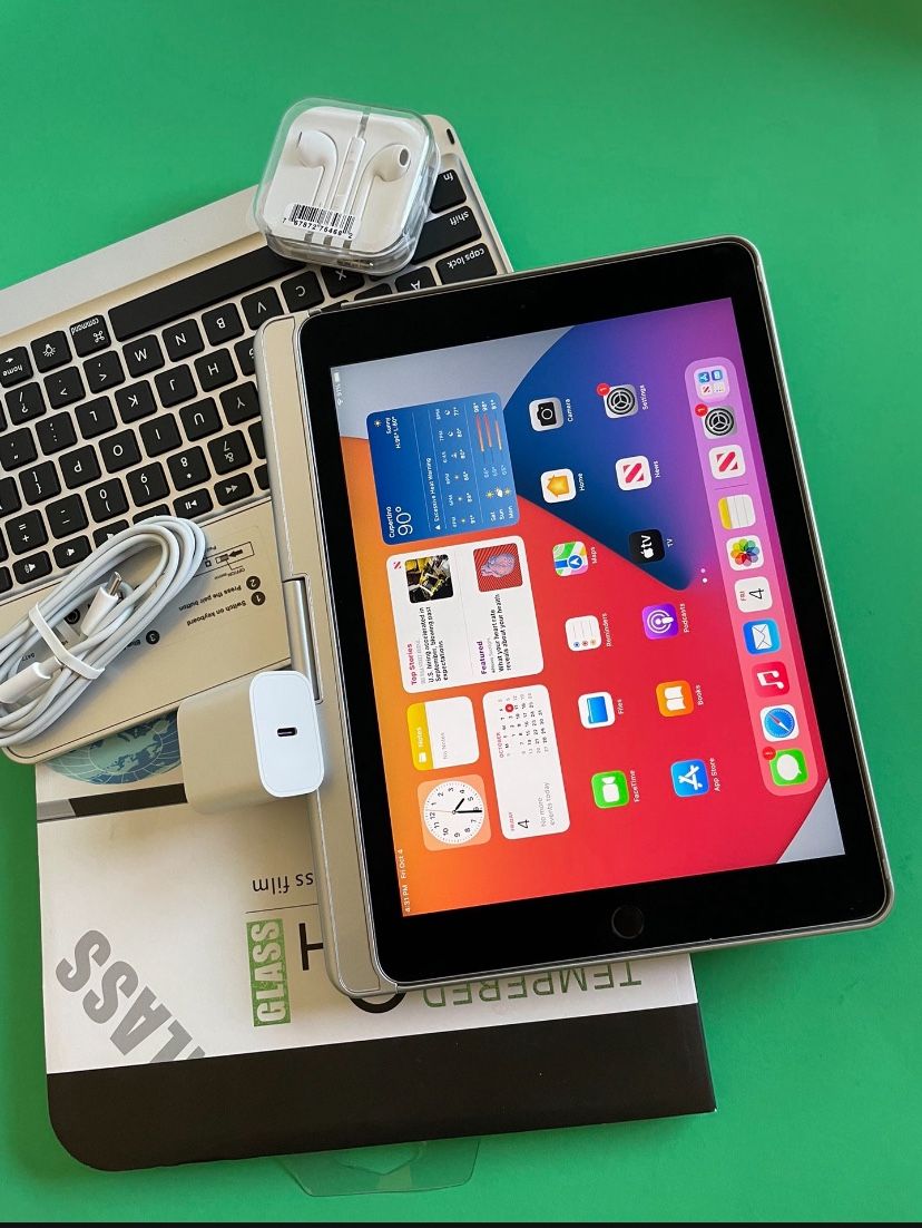 Apple IPad 6th Generation (9.7” Retina / Touch ID / IOS 17) 32GB with keyboard, pen & Accessories (128gb $239)