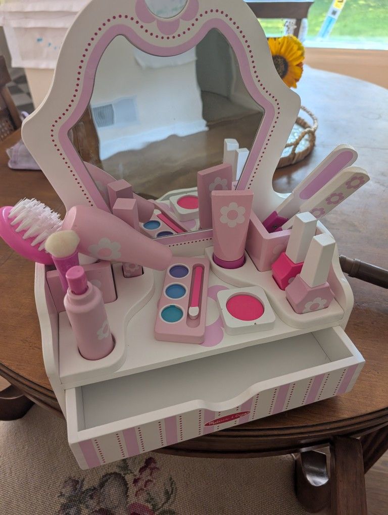 Melissa & Doug Pretend Play Make-up Set