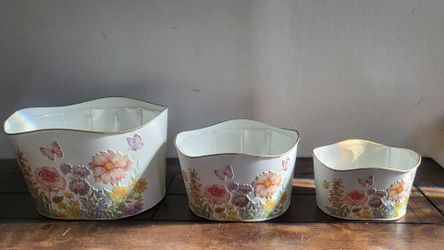 Metal NESTED PLANTER SET