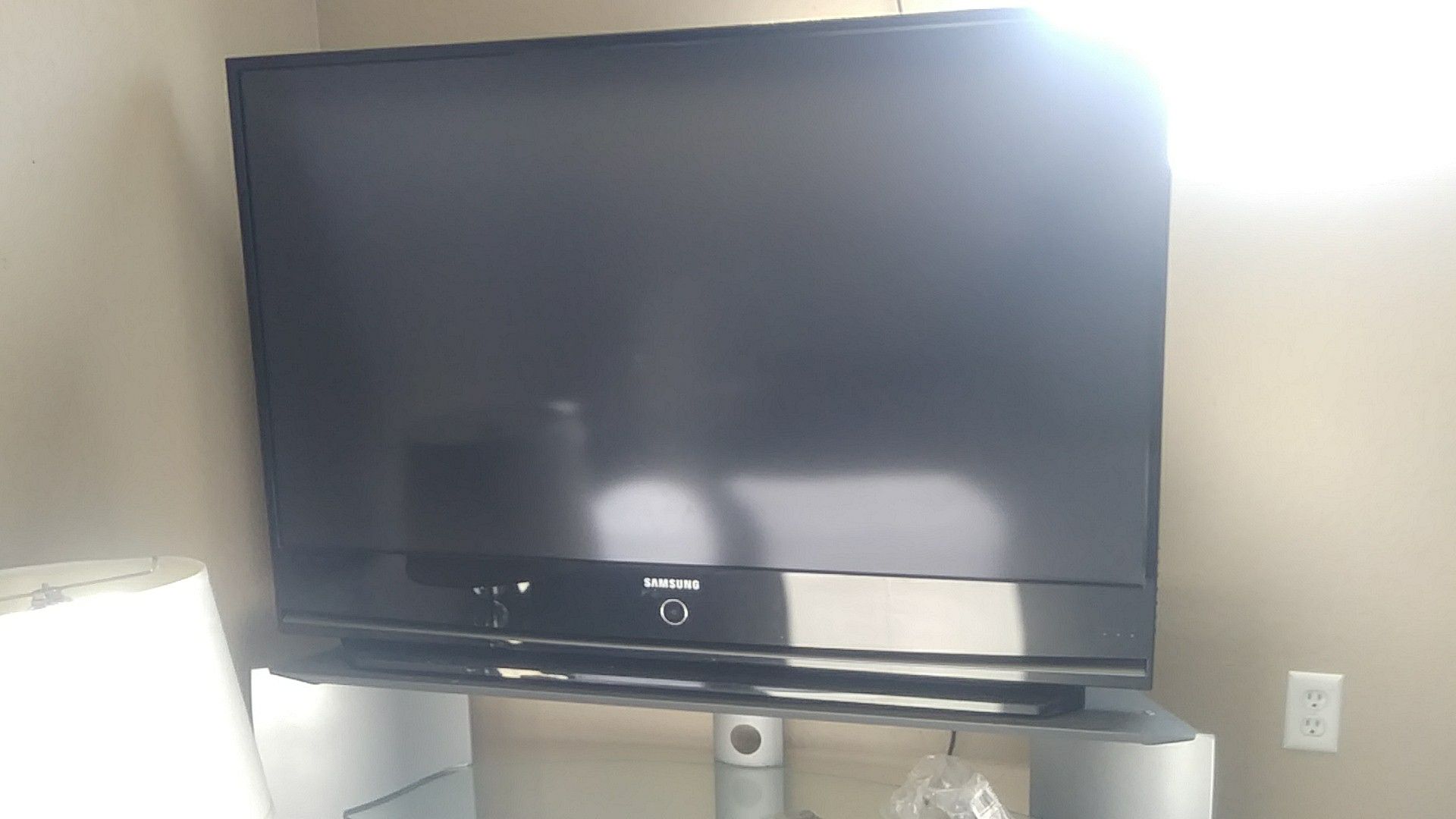 Samsung tv 50 inch with stand