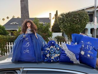 Quinceañera Doll, Pillow & Ramo Set – Royal Blue