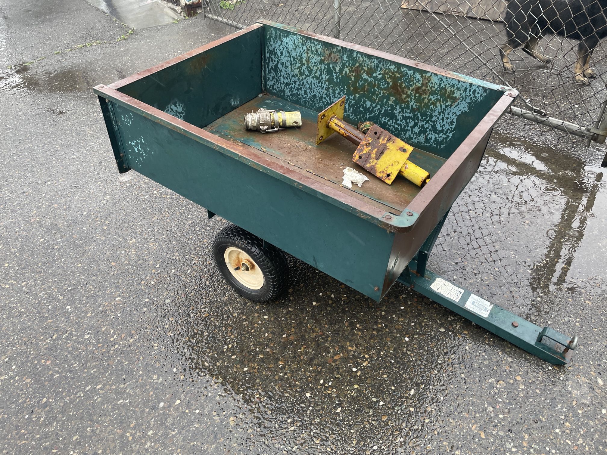 Garden trailer with Tilt And tailgate 