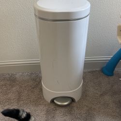 Diaper Pail Munchkin Step