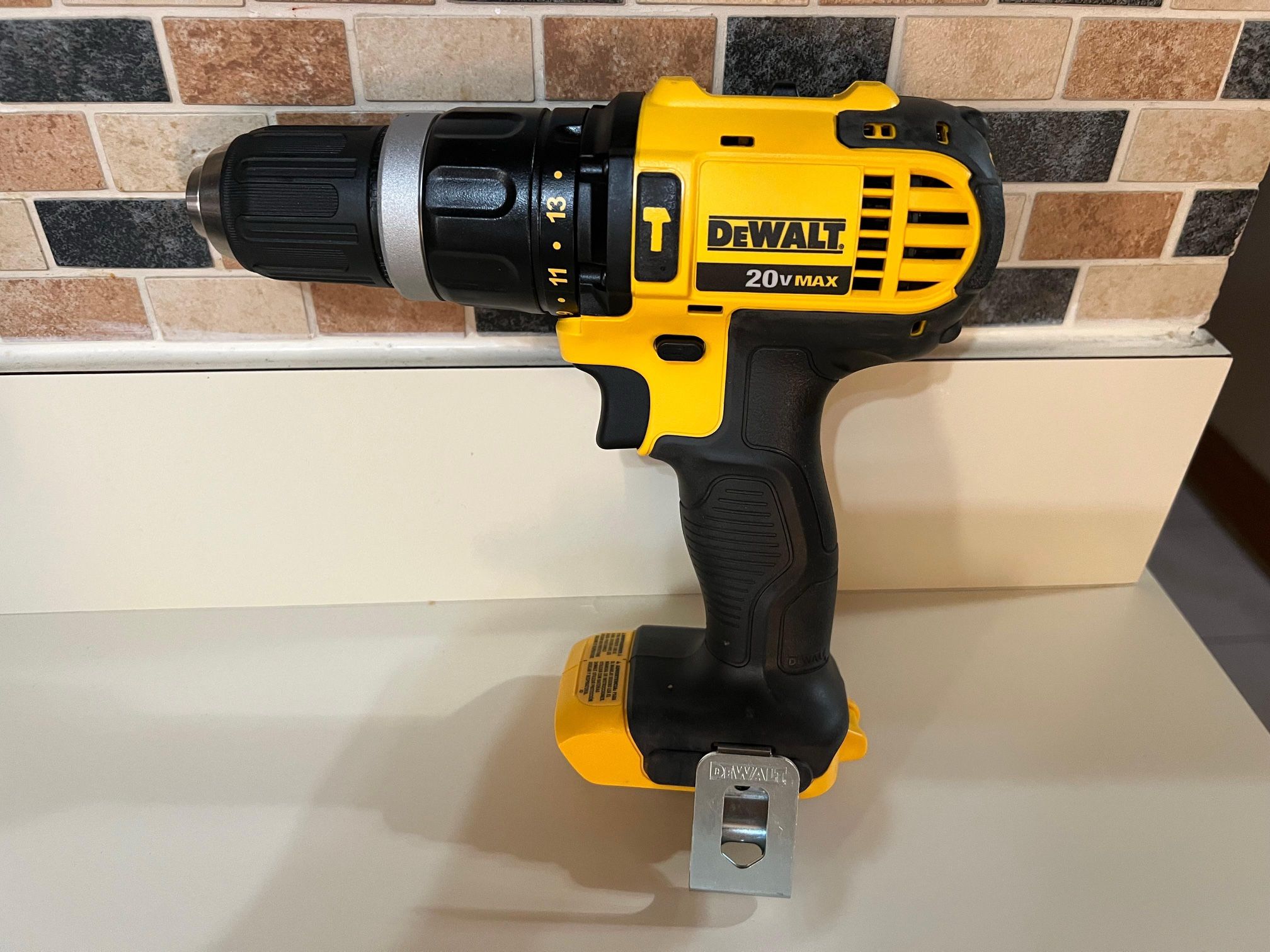 Dewalt Hammerdrill 20 Max
