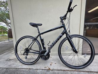 Scott "Metrix" 40. Mediume/large frame.  Excellent condition