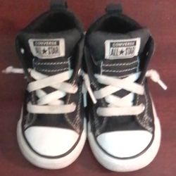 Lil Kid's Chuck Taylor's Size 6