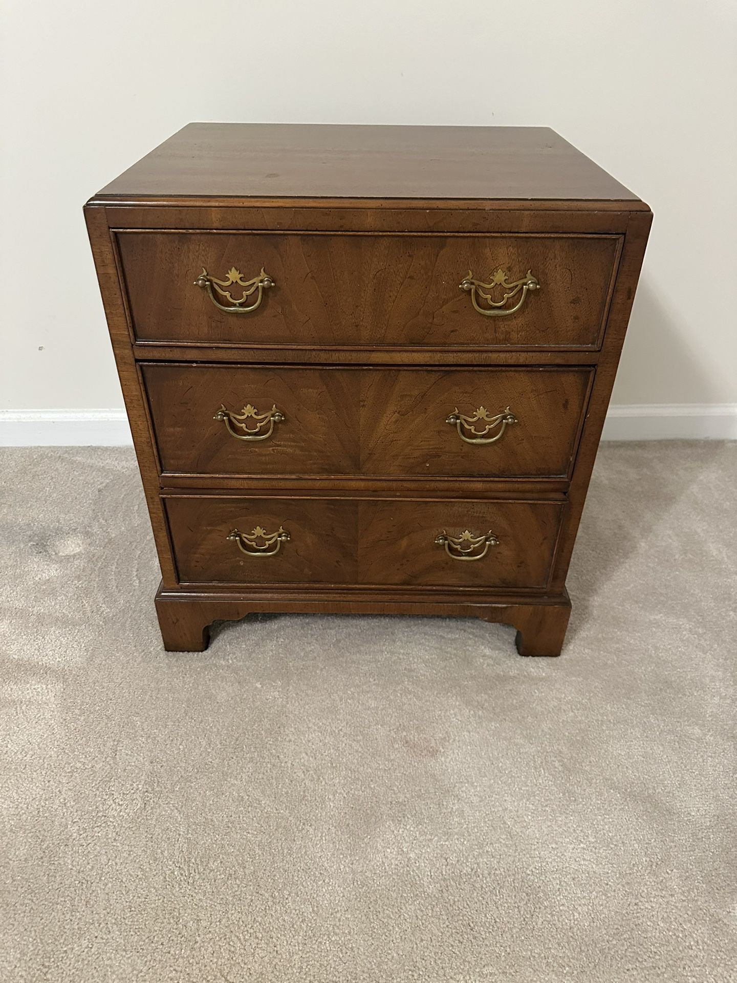 Henredon’s Side Table Bedside - 2 Of Them