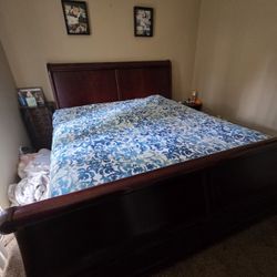 King Bed, FREE