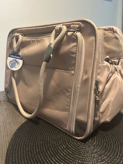 Cat travel bag. Extends for more room. Like new used for one time travel.