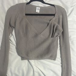 cross over grey top