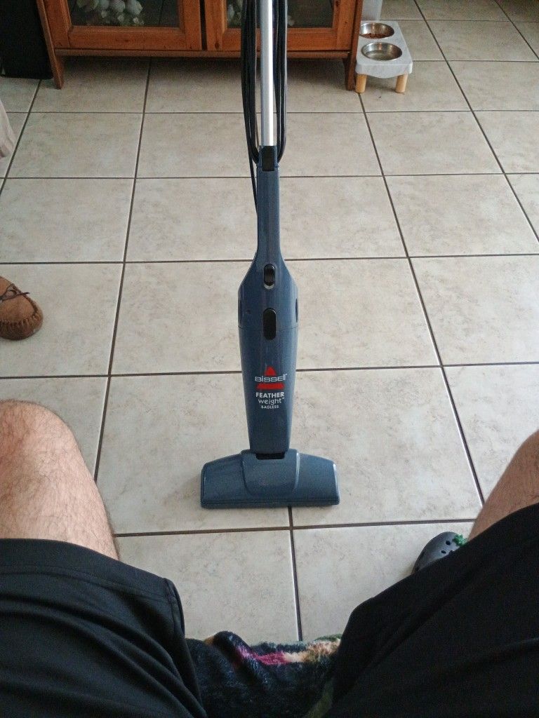 Bissell Featherweight Bagless Vacuum