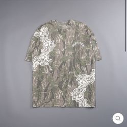 DARC SPORT X WISH YOU WERE HERE “SURROUNDED BY FAMILY” CAMO SHIRT