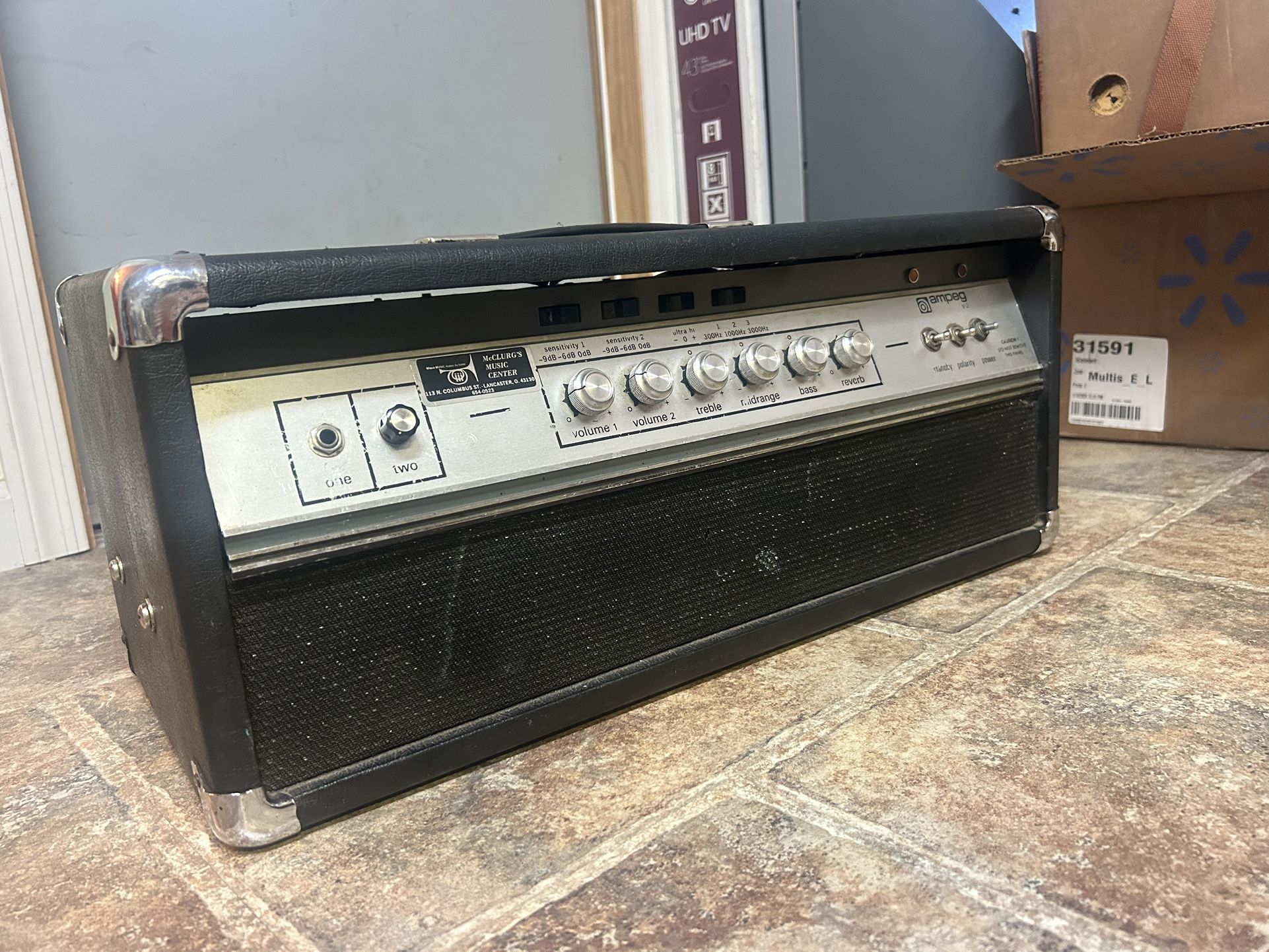 Ampeg V2 Guitar/bass Amp