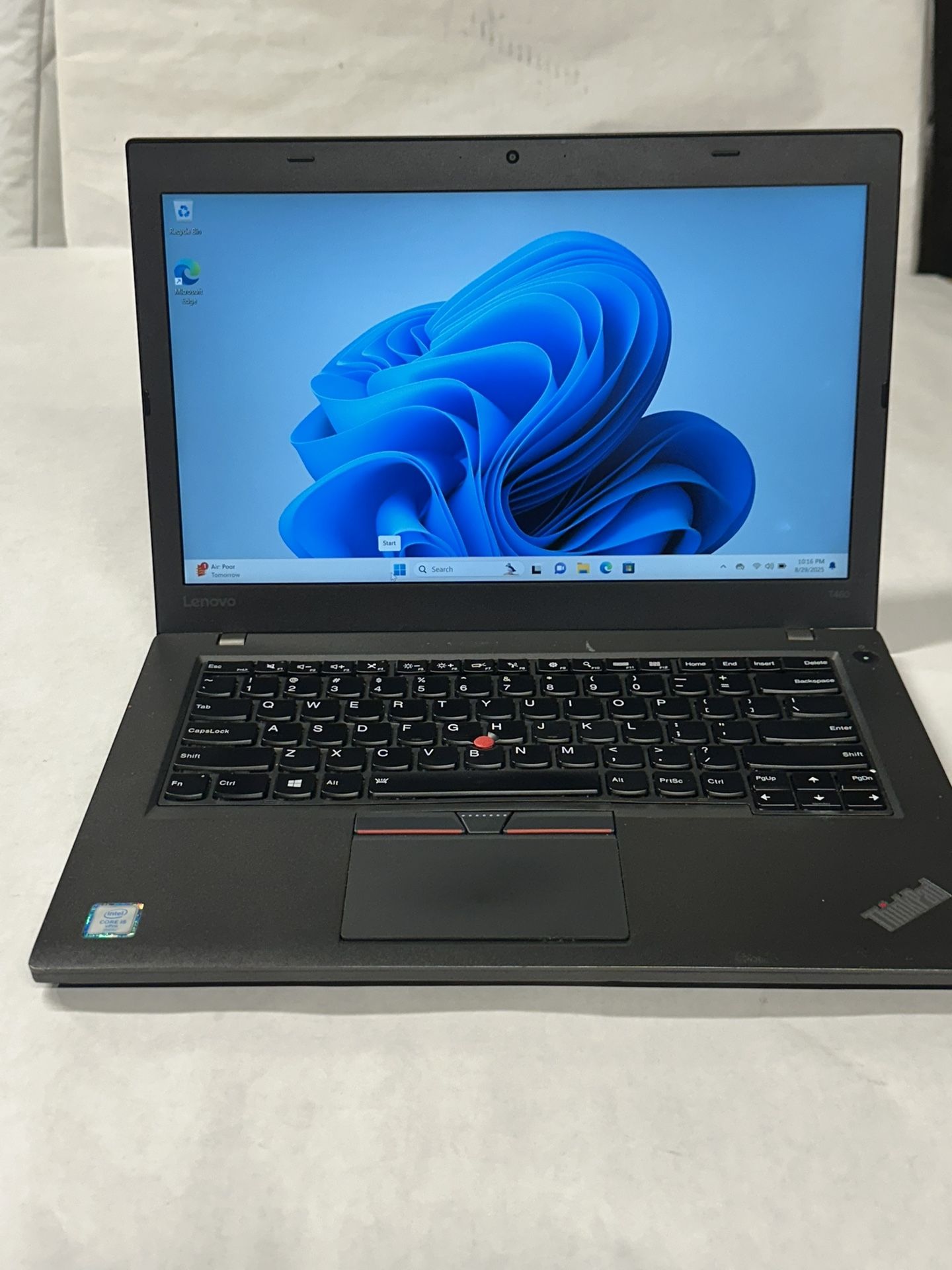 Laptop Lenovo T460 i5 Good Condition price is firm Read description