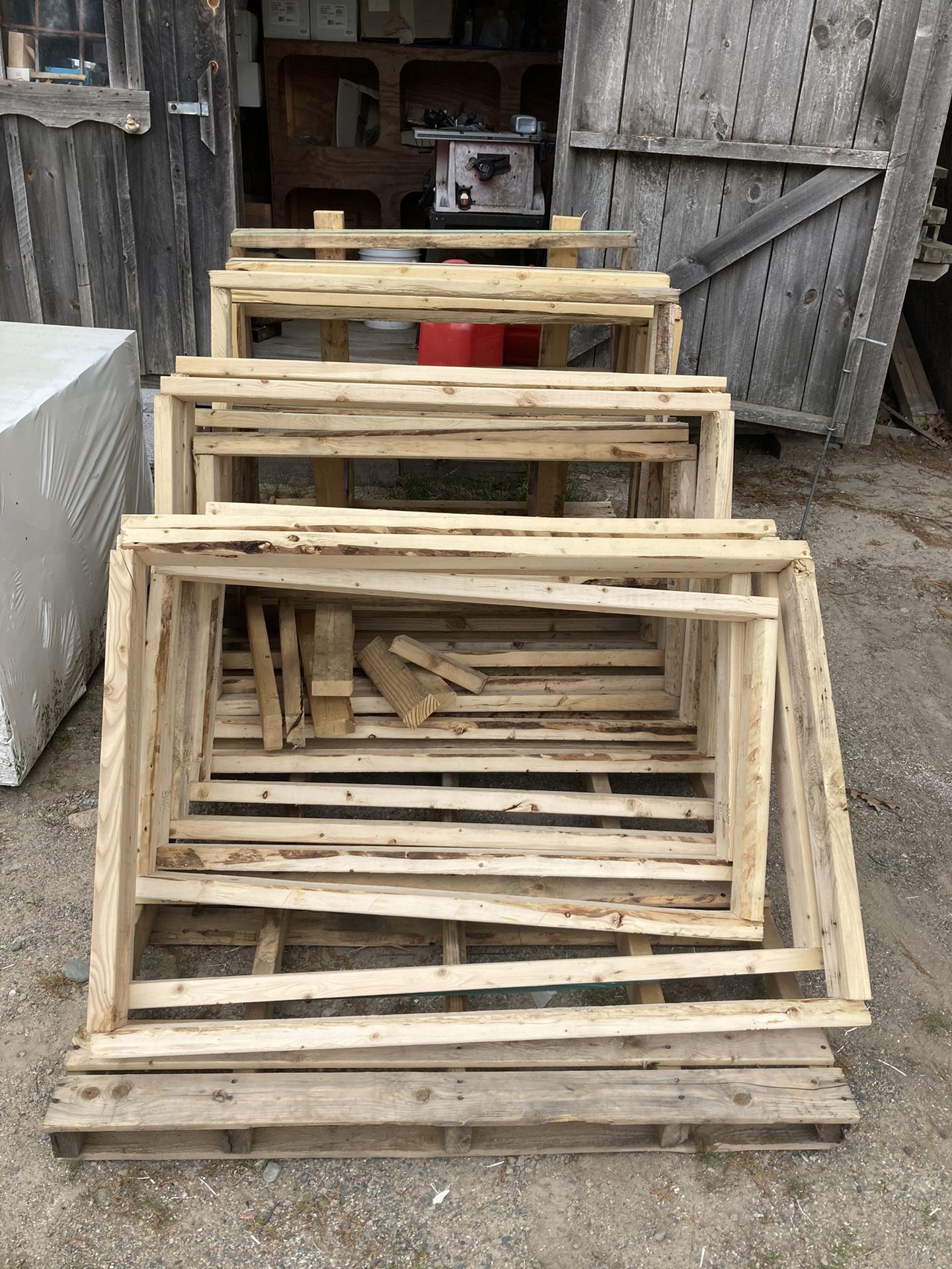 2x4x4