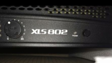 Crown XLS 802 Power Amplifier 1600w