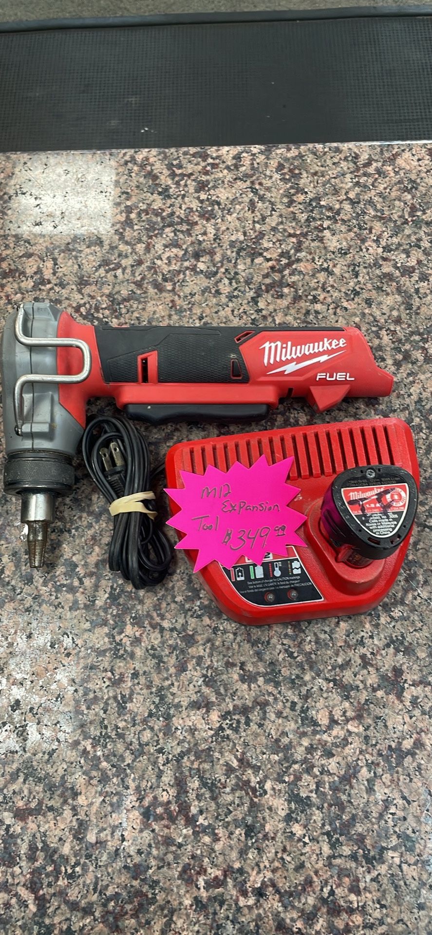 Milwaukee M12 Expansion Tool