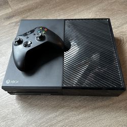 Xbox One With Controller