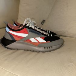 Men’s Size 12 Rebook 