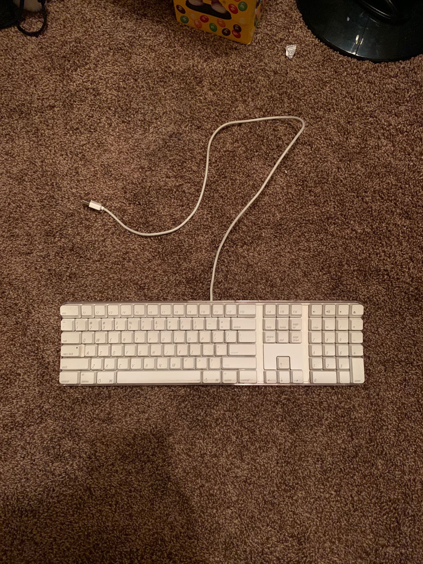 Mac Apple Computer keyboard with 2 USB ports