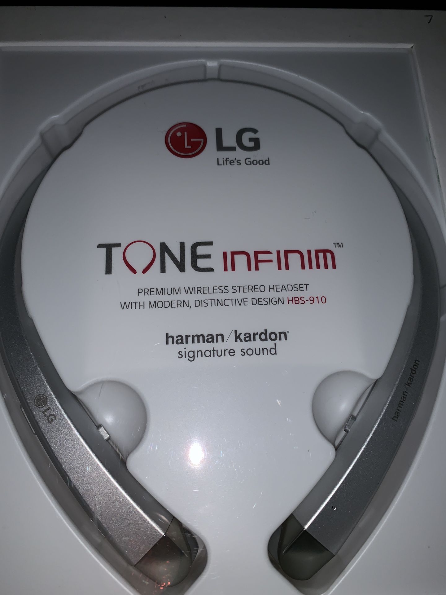 LG TONE infinim has 910 - Silver