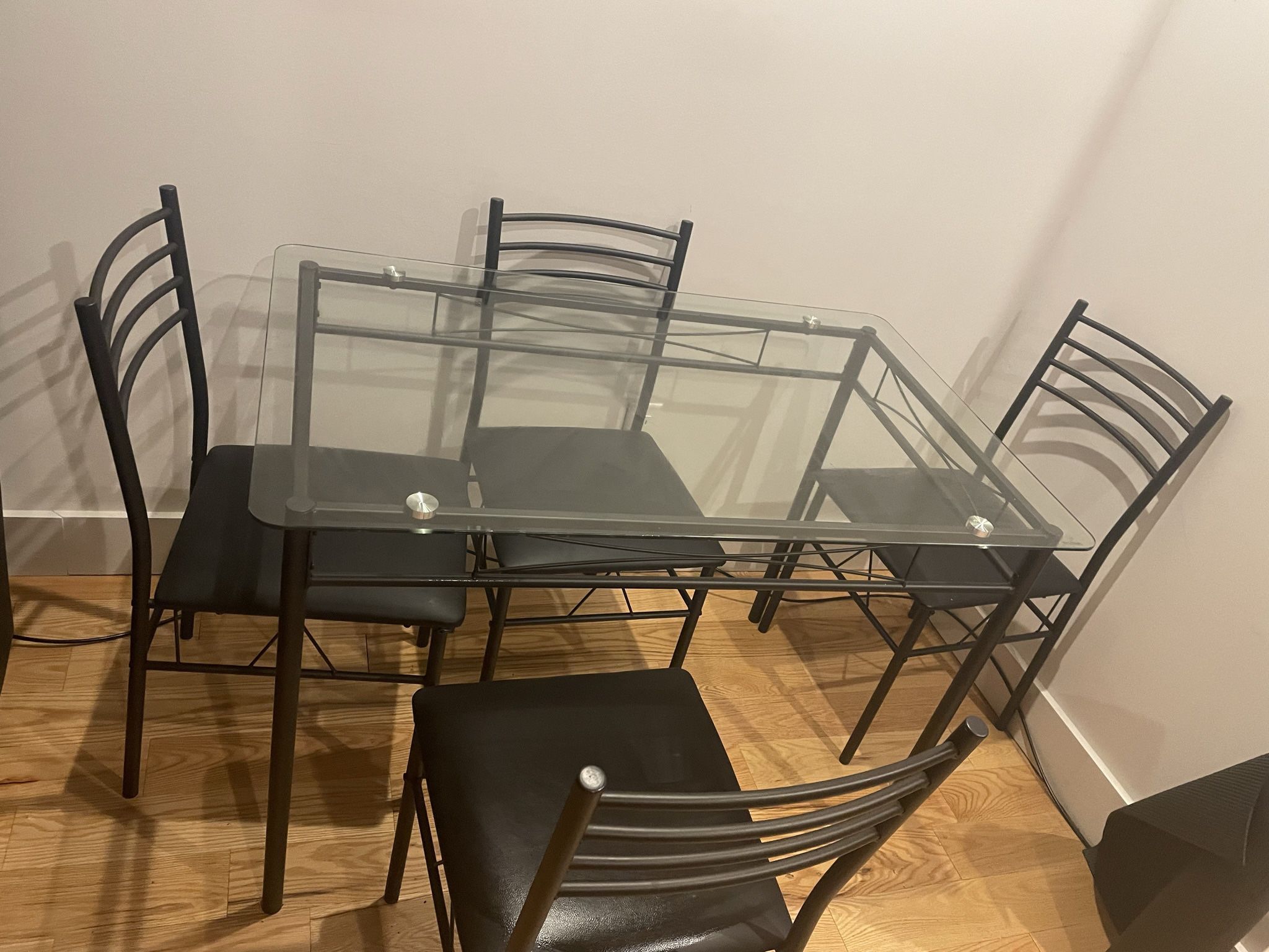 kitchen Table incl 4 chairs set 