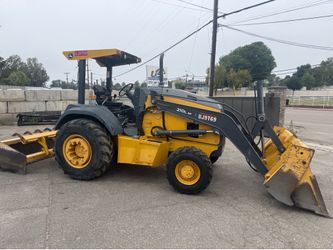 John Deere skip loader