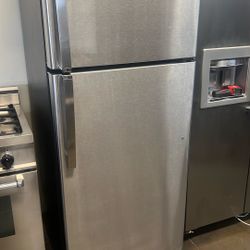 GE TOP FREEZER REFRIGERATOR 18 CU FT STAINLESS STEEL 