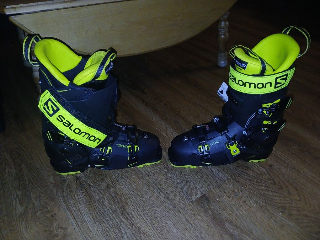 Women's Ski Shoes
