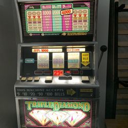 IGT Triple Diamond Reel Slot Machine