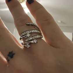 Sparkly costume ring