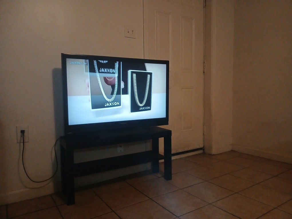 40 Inch Insignia with remote. 60 bucks