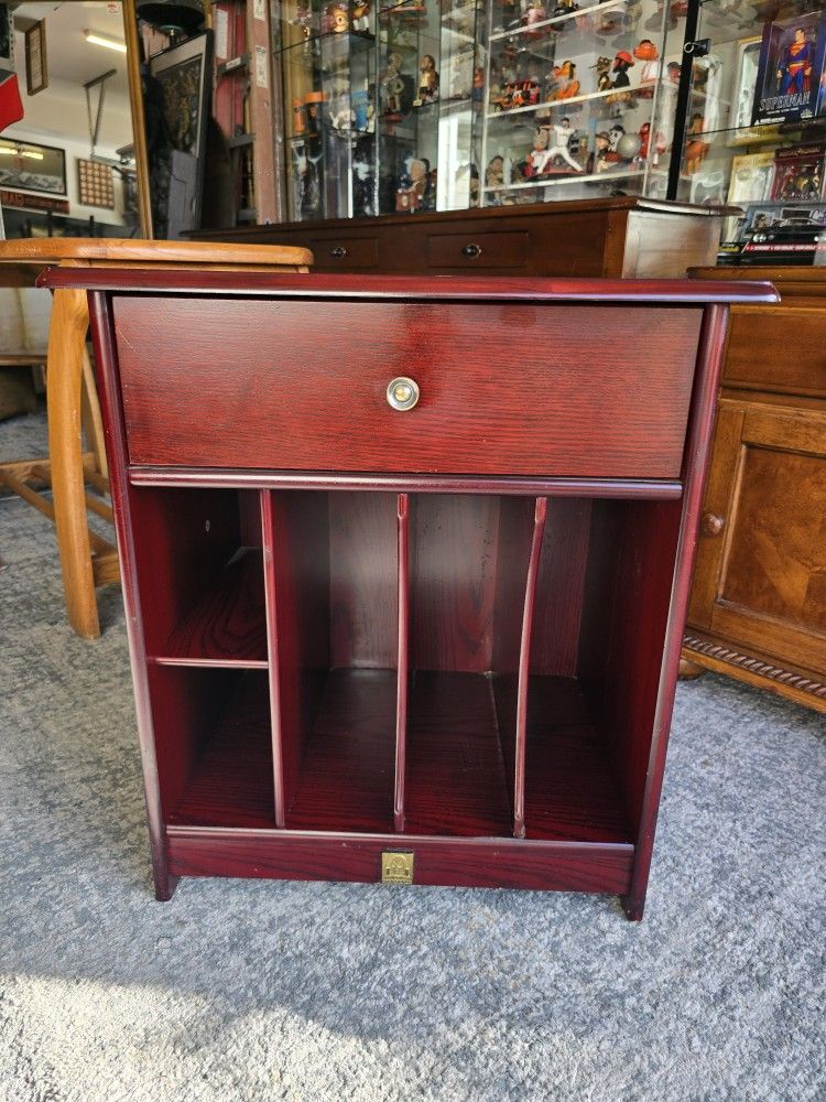 Thomas Pacconi Classics Record Player Stand Table 