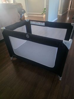 Baby play pen